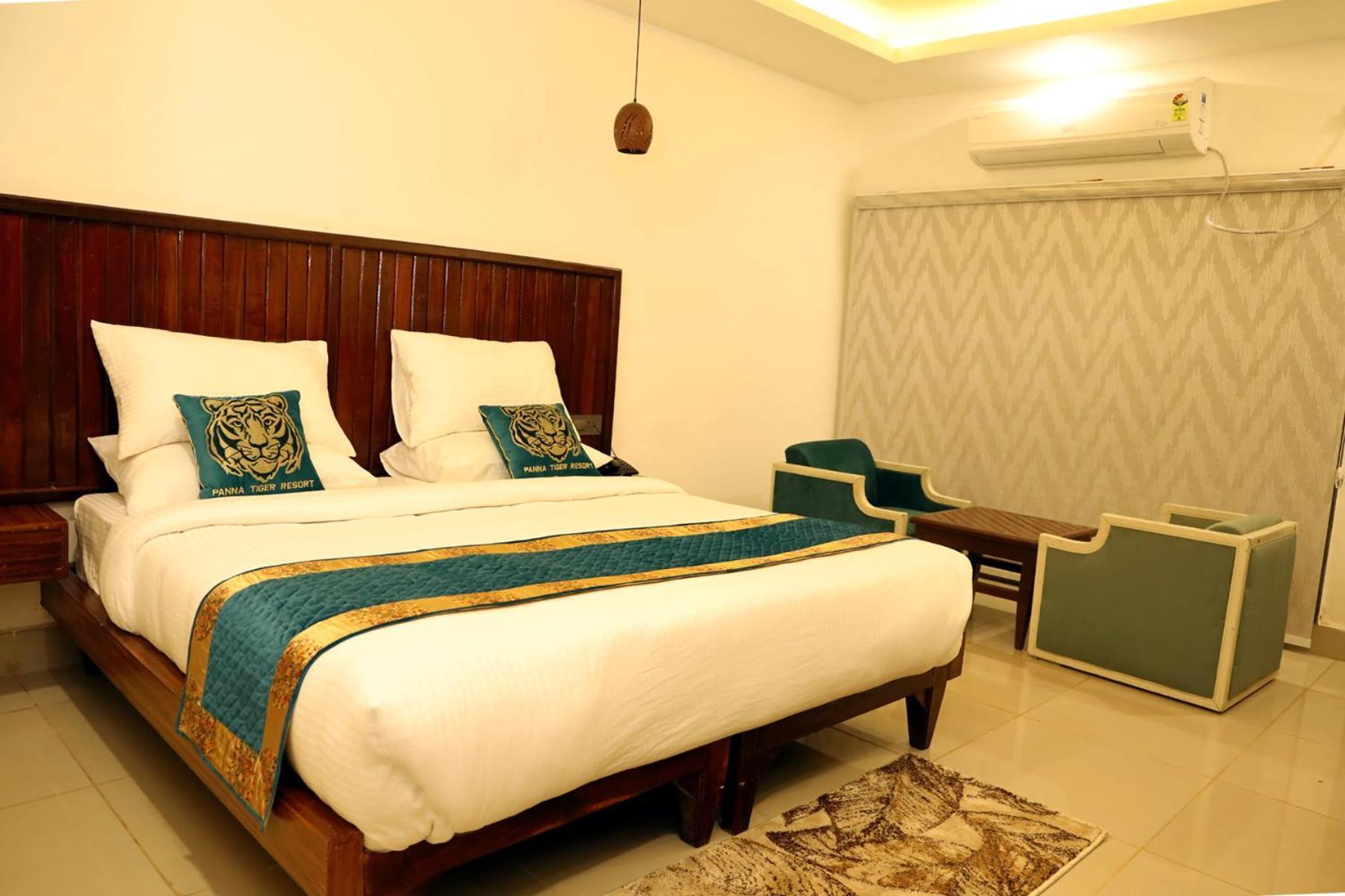 Panna Tiger Resort- Riverside Property Rajgarh  ภายนอก รูปภาพ