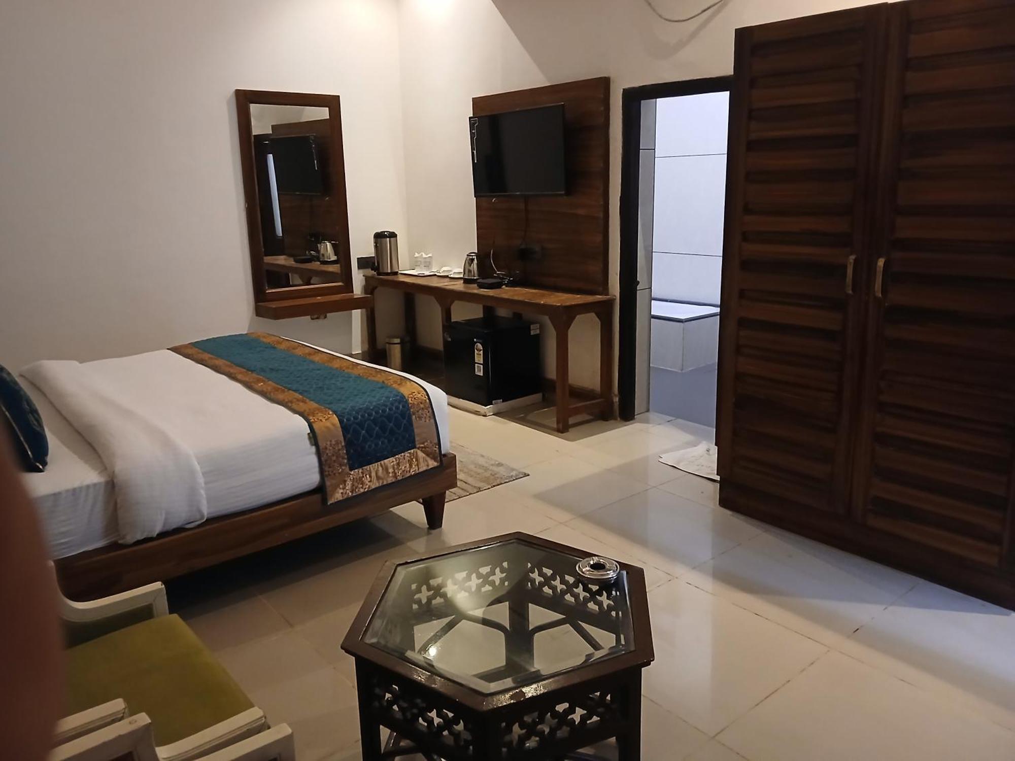 Panna Tiger Resort- Riverside Property Rajgarh  ภายนอก รูปภาพ